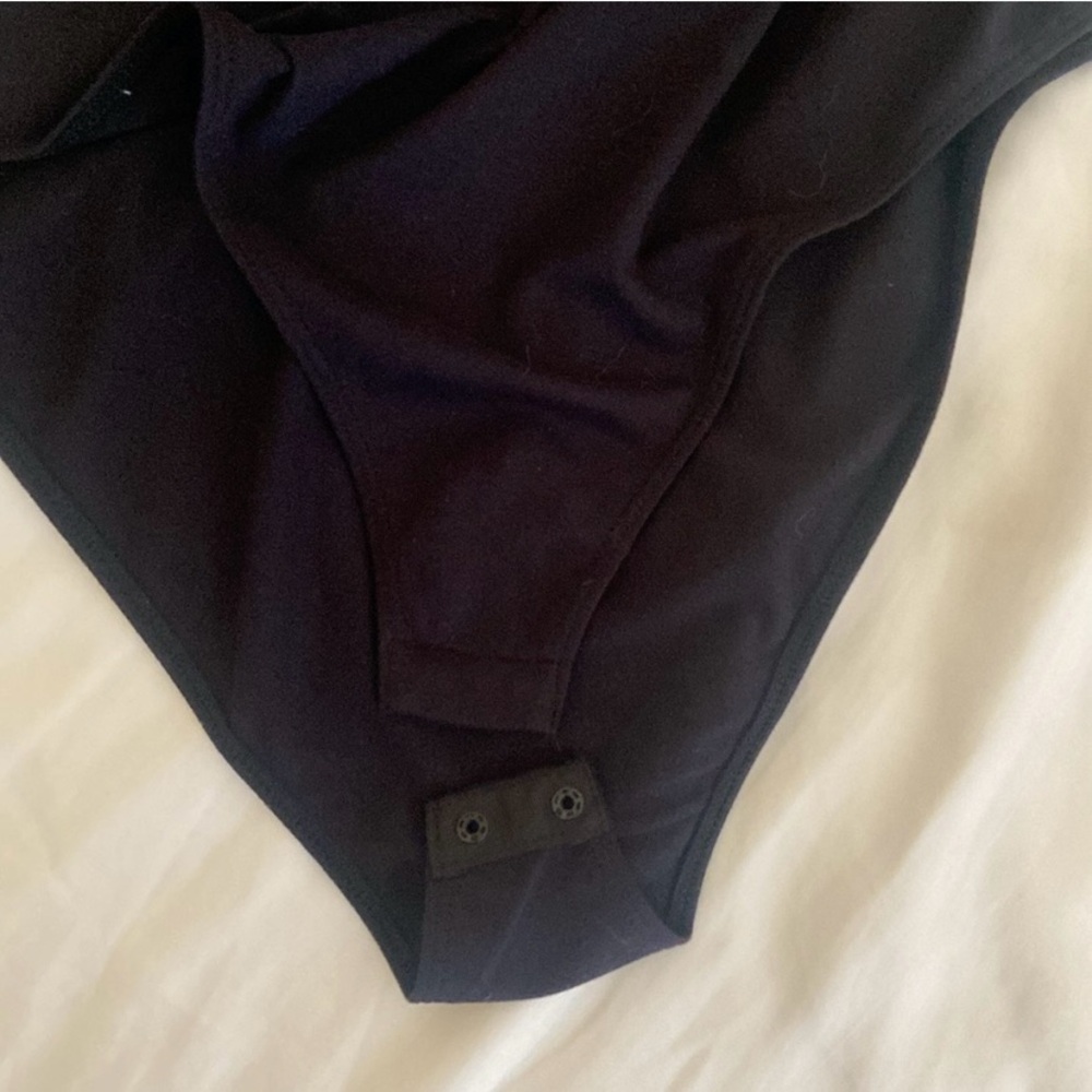 H & M V-Neck Bodysuit Long Sleeve Black, Size Medium - Picture 7 of 7